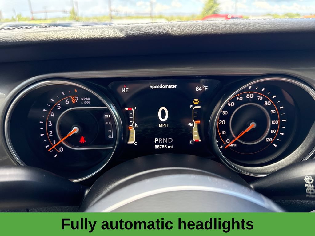 Used 2018 Jeep Wrangler Unlimited Sahara w/ LED Lighting Group AWD/4WD image 16