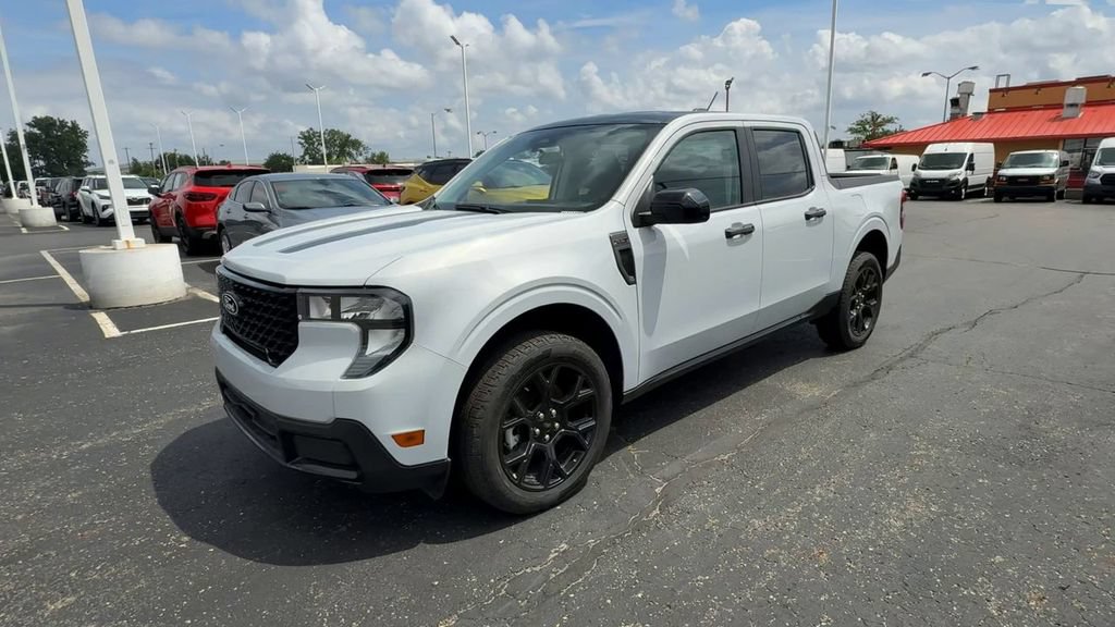 Used 2025 Ford Maverick XLT w/ Black Appearance Package AWD/4WD image 4