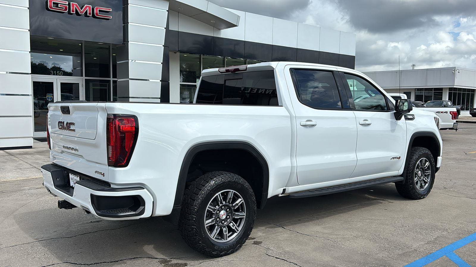 Certified 2024 GMC Sierra 1500 AT4 w/ Technology Package image 8