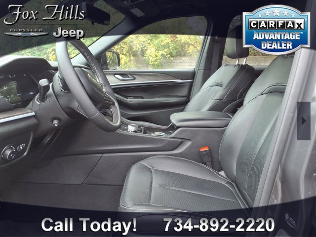 Certified 2026 Jeep Grand Cherokee Overland AWD/4WD image 15