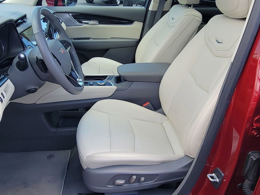 Used 2024 Cadillac XT6 Premium Luxury FWD image 19