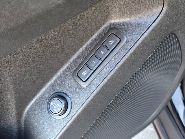 Used 2023 Chevrolet Equinox Premier AWD/4WD image 25