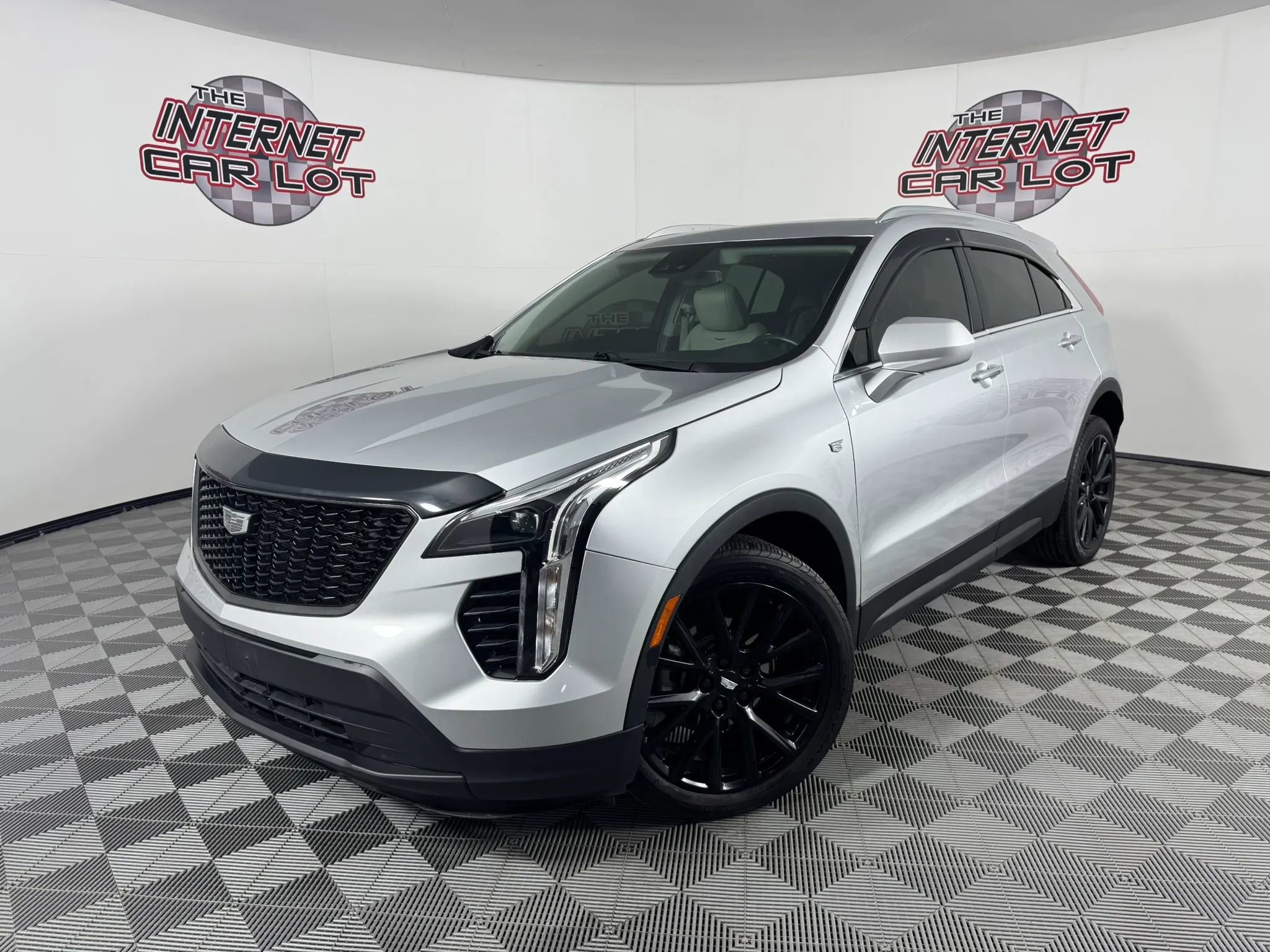 Used 2021 Cadillac XT4 Luxury w/ LPO, Onyx Sport Package AWD/4WD image 1