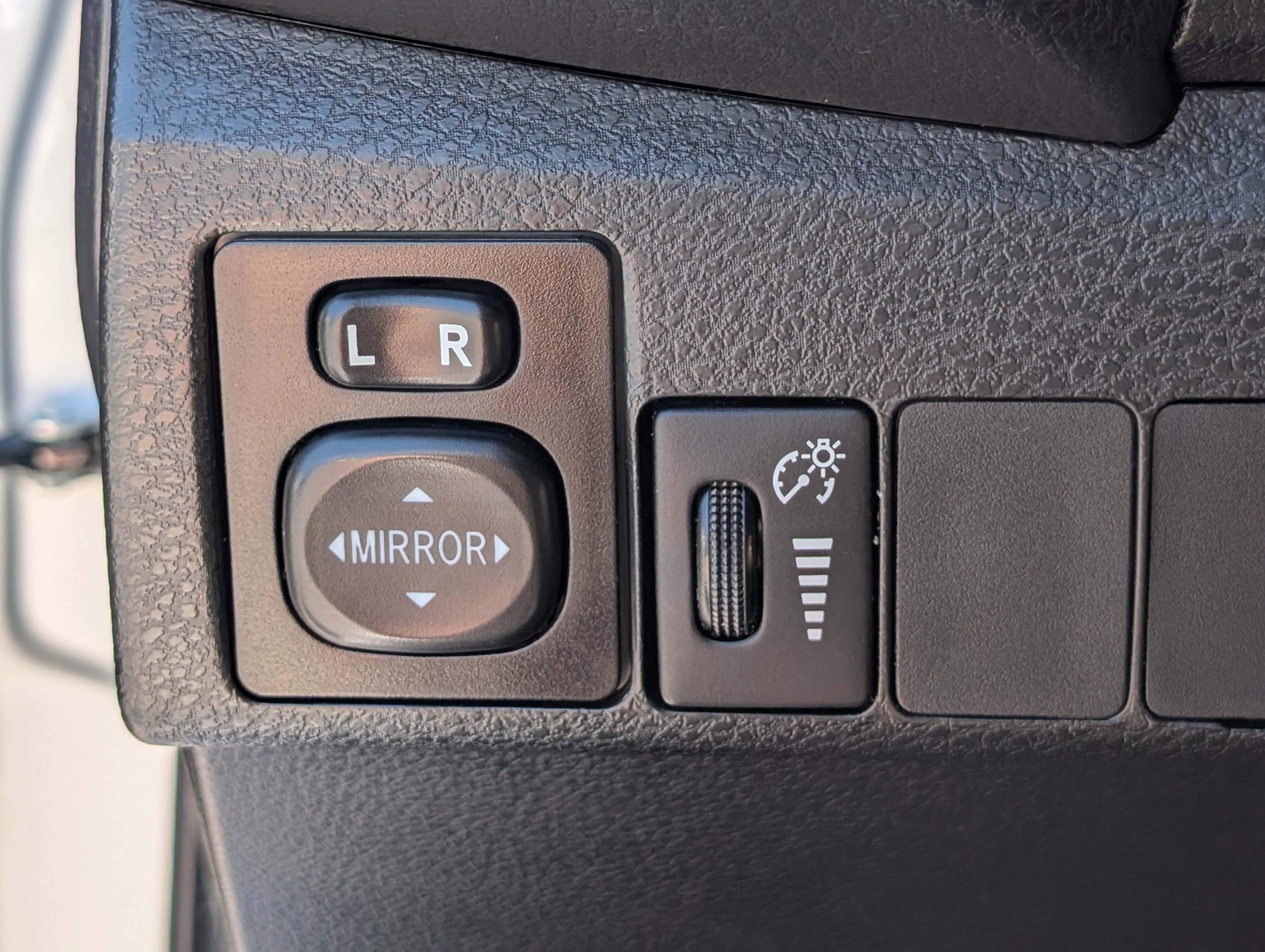 Used 2014 Toyota Corolla L FWD image 14