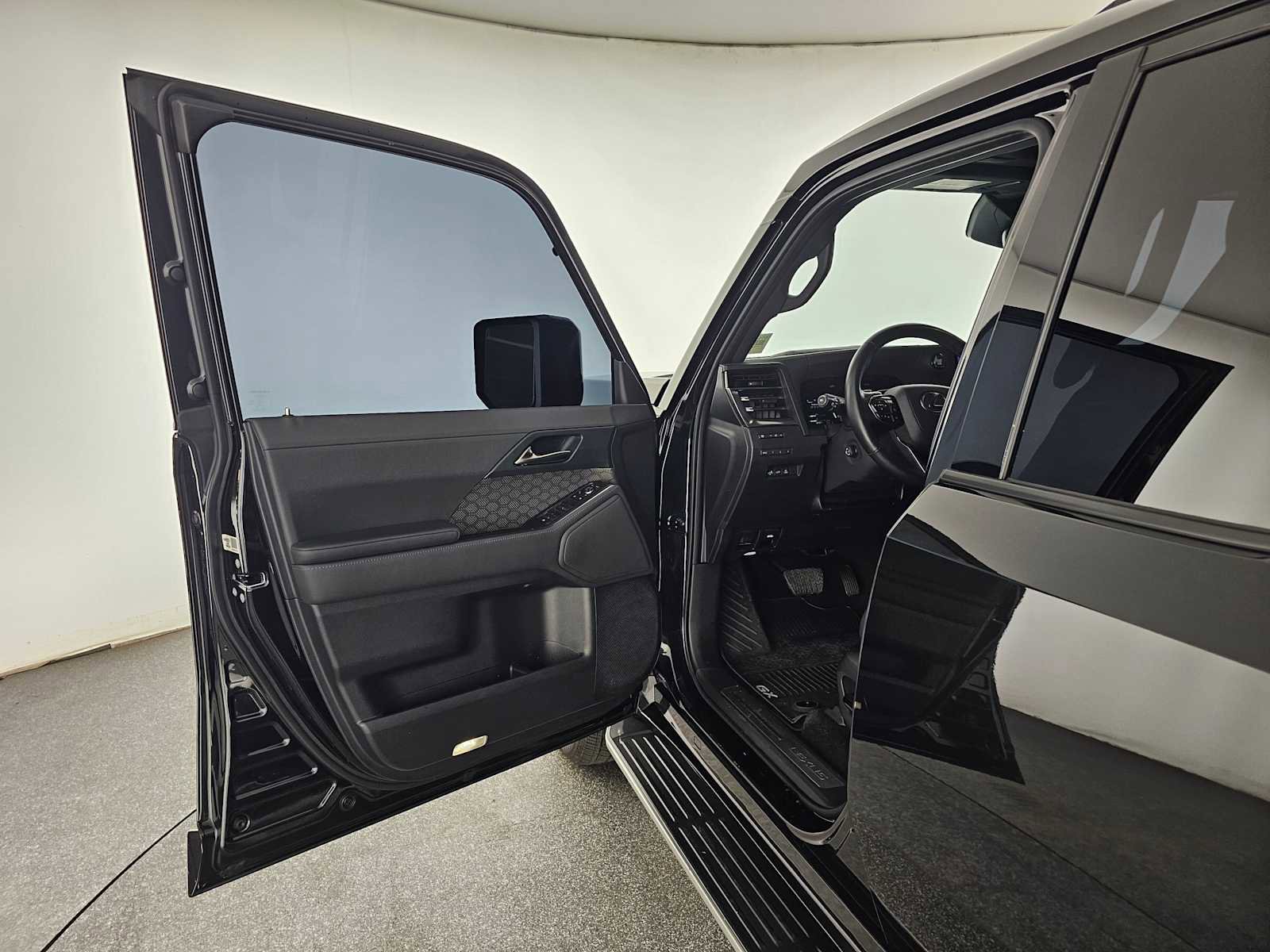 Used 2024 Lexus GX 550 w/ Accessory Package (Z1) image 21