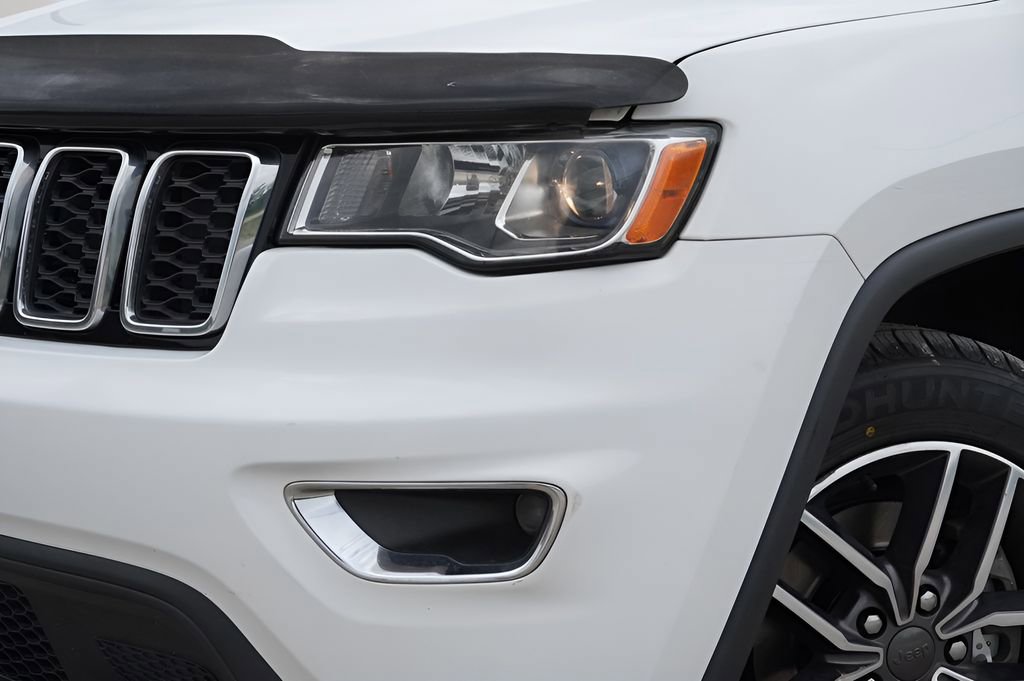 Used 2020 Jeep Grand Cherokee Laredo w/ Security & Convenience Group AWD/4WD image 32