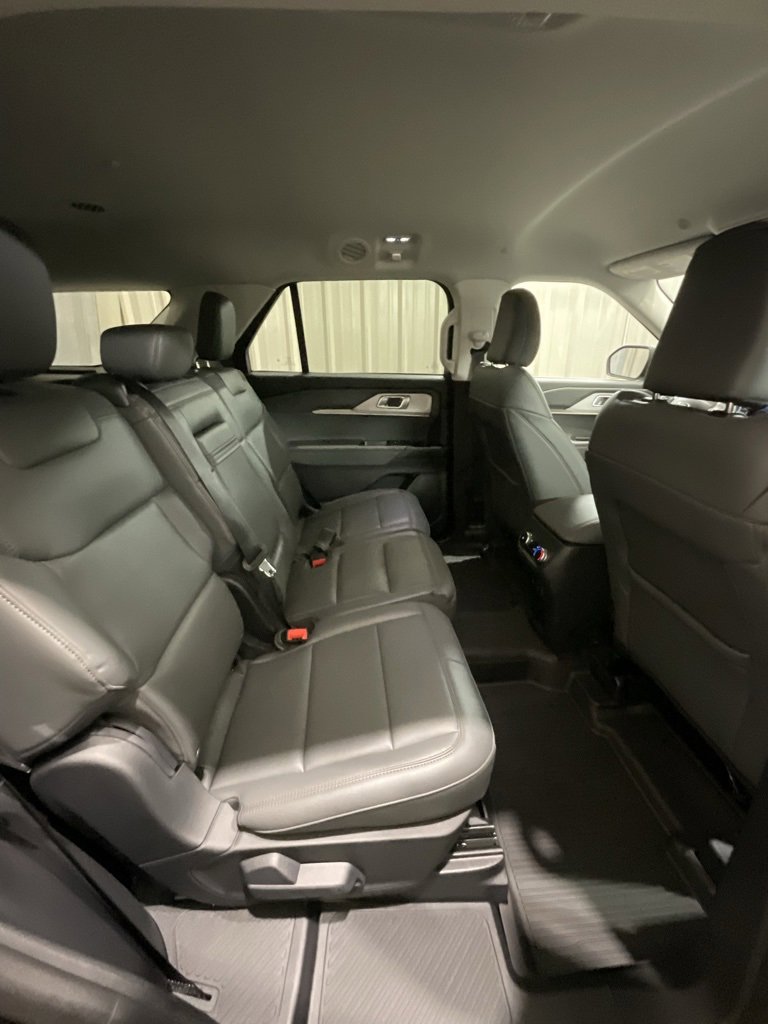 Used 2025 Ford Explorer Active w/ Active Comfort Package image 14