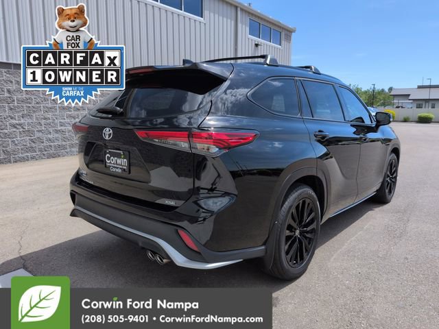 Used 2023 Toyota Highlander XSE FWD image 3