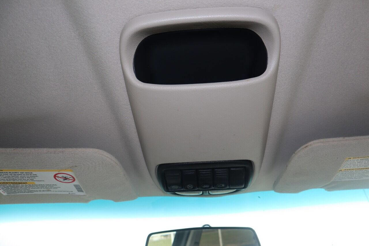 Used 2004 Chevrolet Venture LS w/ Easy Order Package image 40