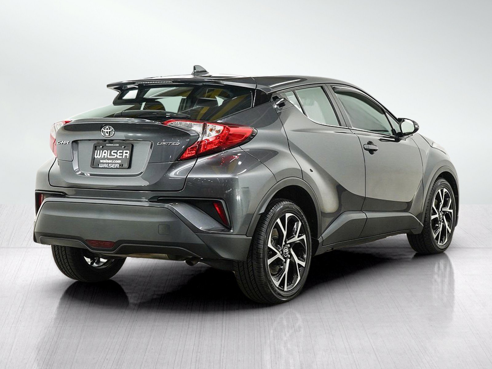 Used 2019 Toyota C-HR Limited FWD image 5