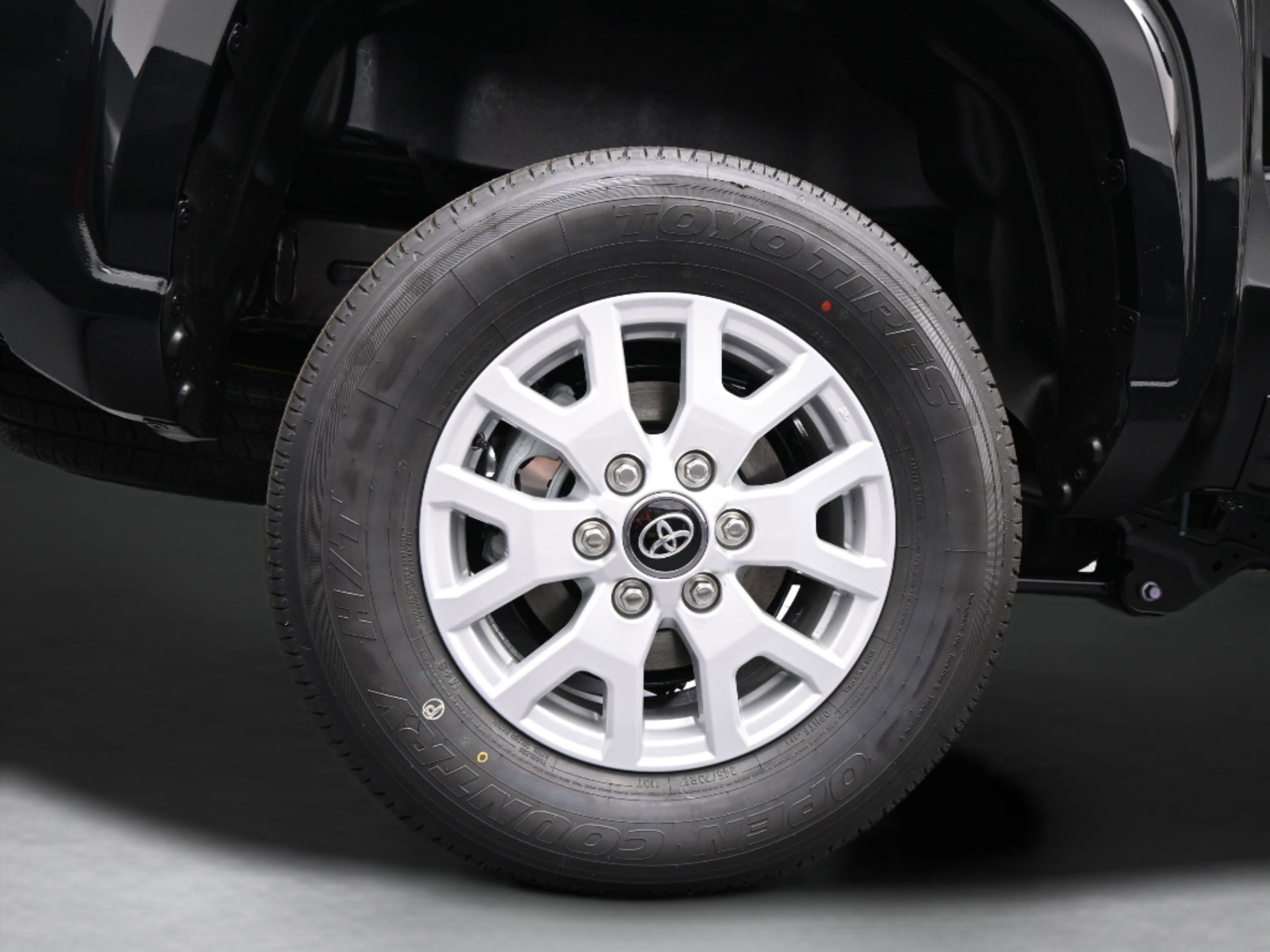 Certified 2025 Toyota Tacoma SR5 RWD image 36