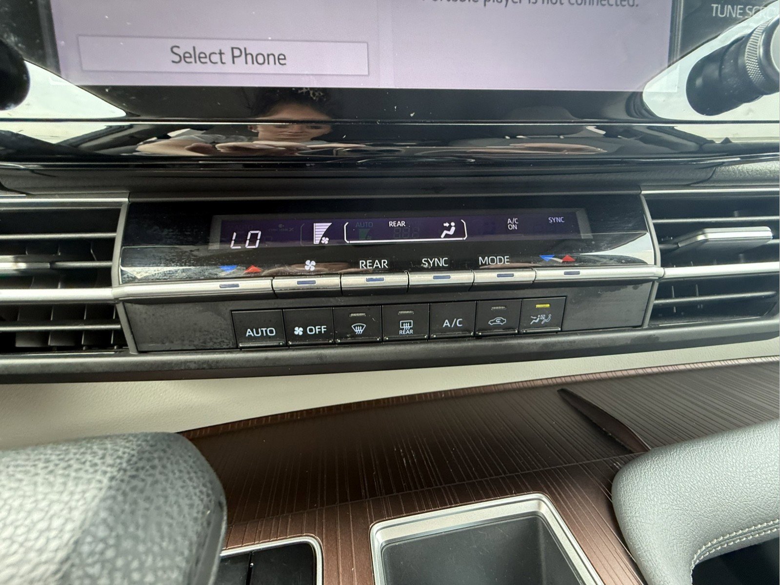 Used 2022 Toyota Sienna LE image 16