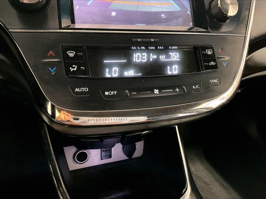 Used 2018 Toyota Avalon XLE FWD image 25
