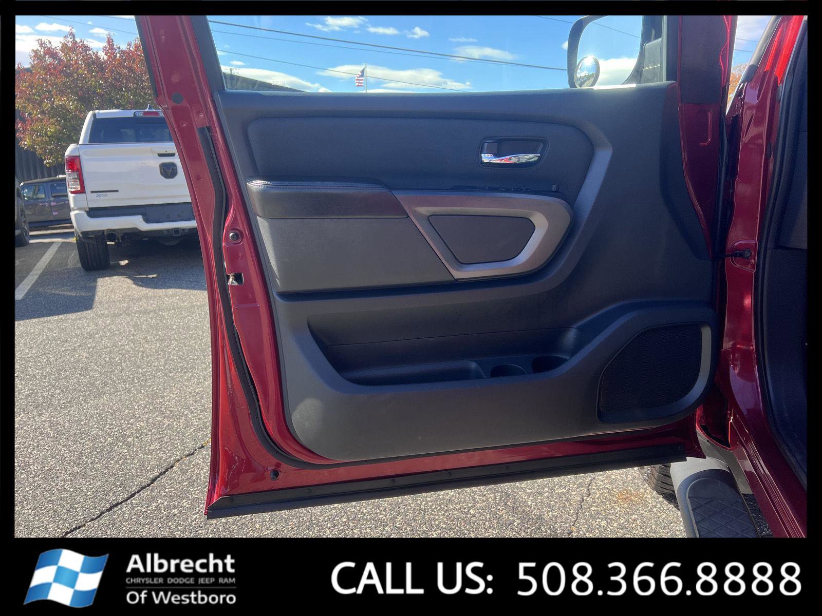 Used 2015 Nissan Titan SV w/ SV Value Truck Package image 11