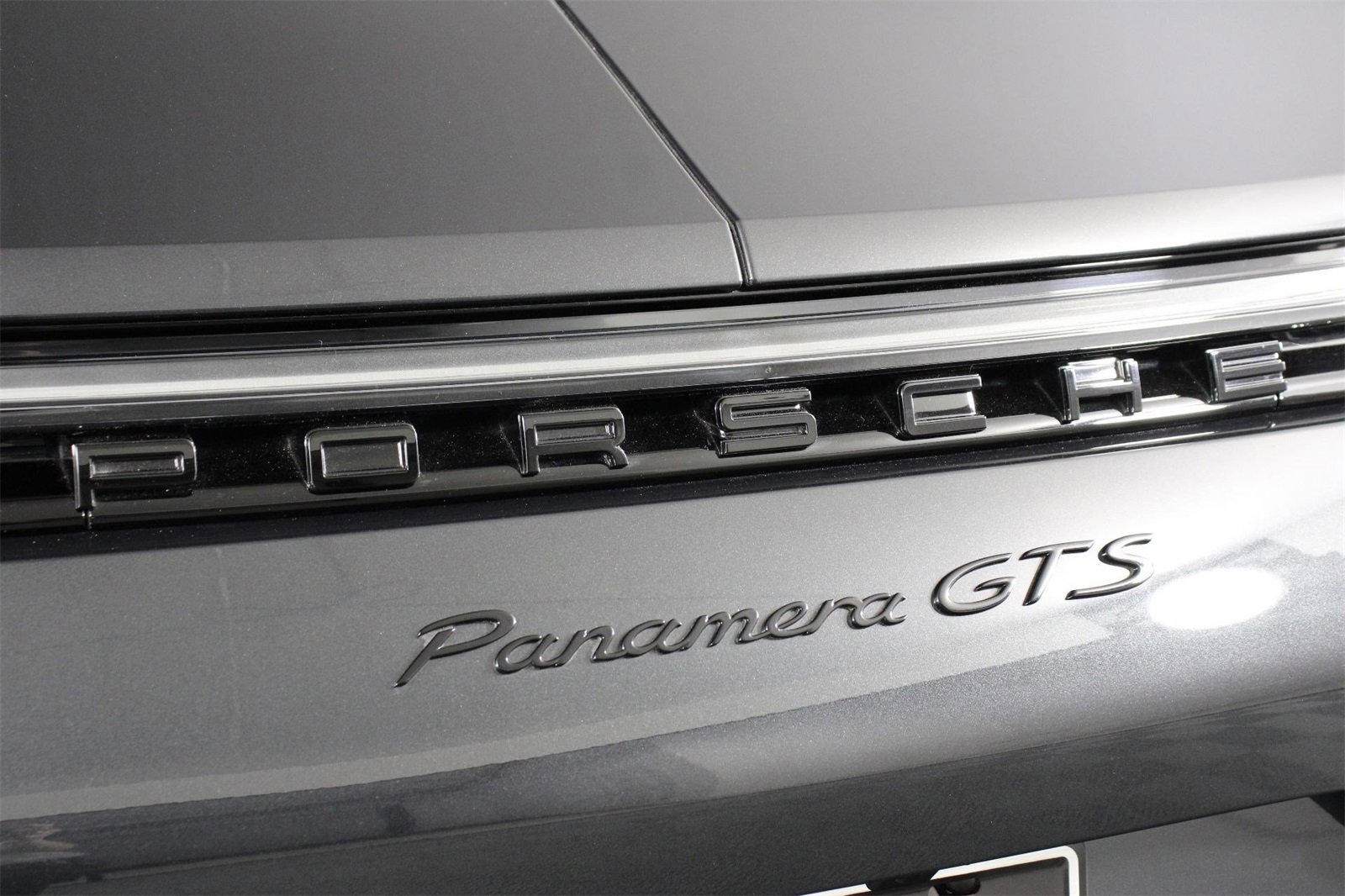 Used 2023 Porsche Panamera GTS image 21