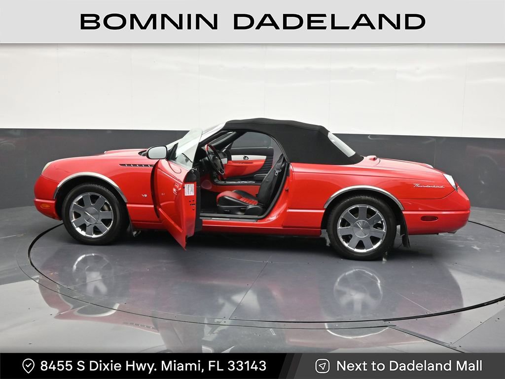 Used 2003 Ford Thunderbird image 32