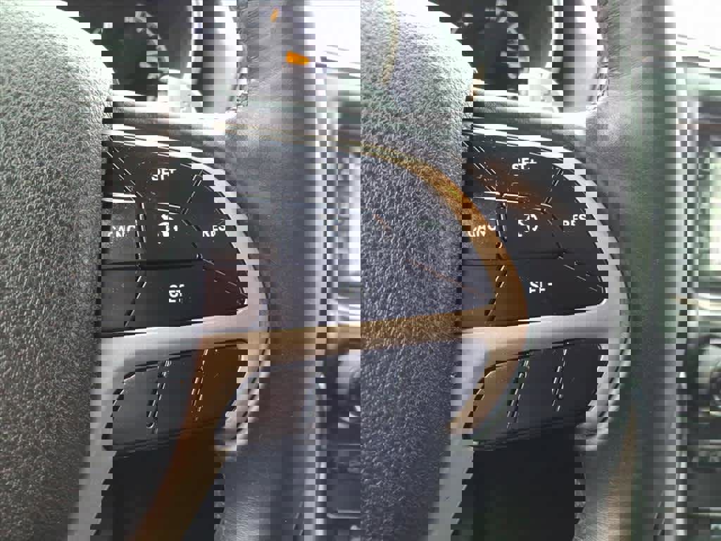 Used 2017 Jeep Grand Cherokee Laredo w/ Quick Order Package 23E image 17