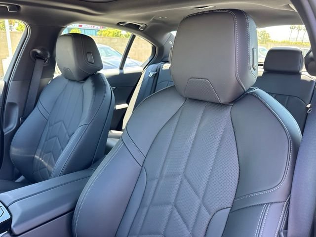 Used 2026 BMW 530i w/ Convenience Package RWD image 23