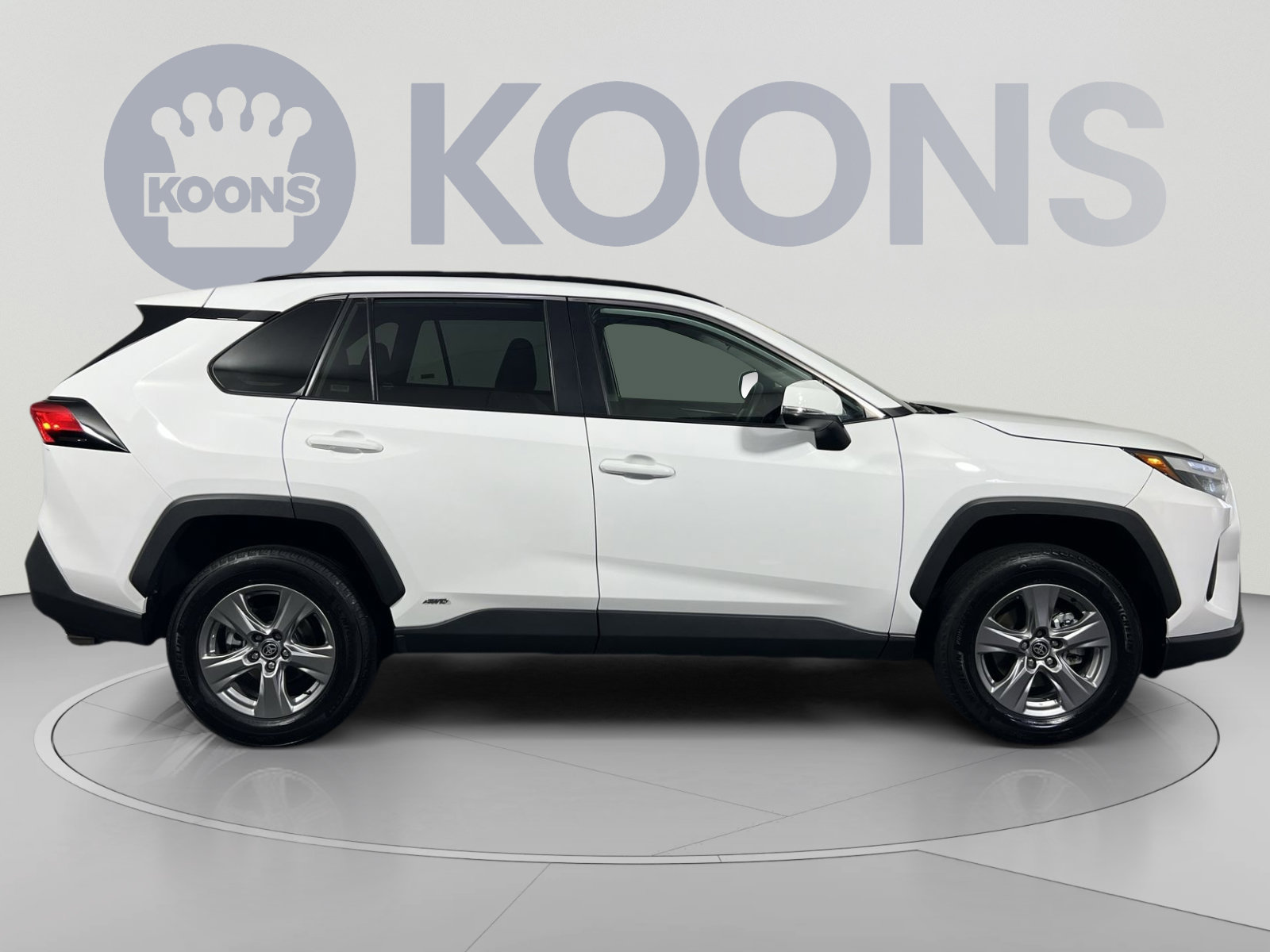 Used 2025 Toyota RAV4 XLE AWD/4WD image 8