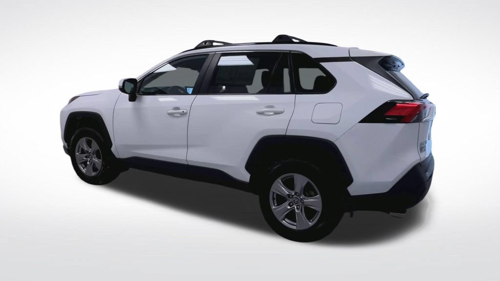 Used 2023 Toyota RAV4 XLE AWD/4WD image 19