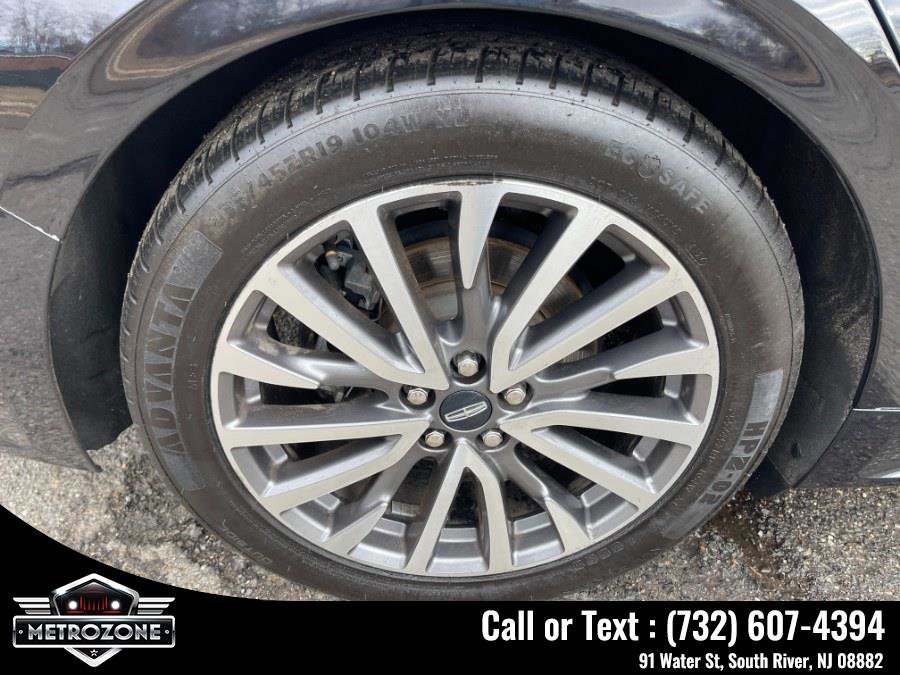 Used 2019 Lincoln Continental Select w/ Continental Climate Package image 32