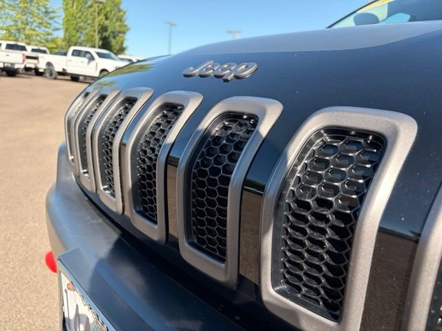 Used 2017 Jeep Cherokee Trailhawk w/ Comfort/Convenience Group AWD/4WD image 7