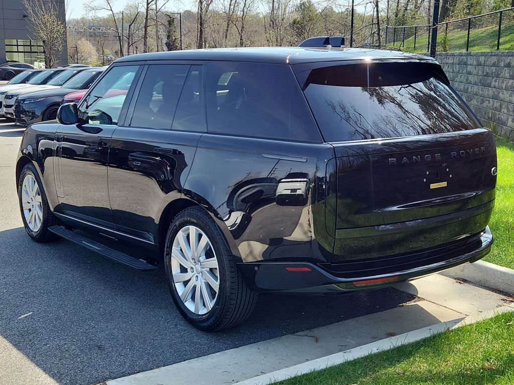 Used 2023 Land Rover Range Rover SE image 12