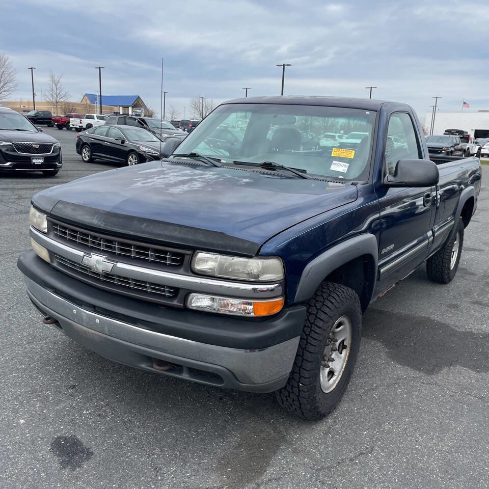 Used 2000 Chevrolet Silverado 2500 4x4 Regular Cab w/ Exterior Appearance Pkg image 2