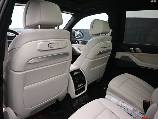 New 2025 BMW X7 xDrive40i w/ Executive Package image 10