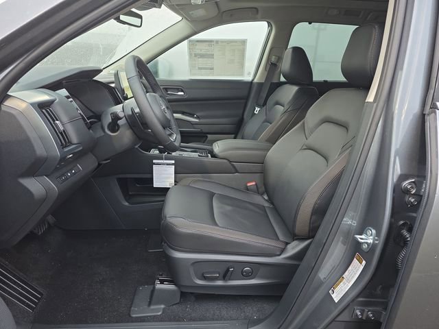 New 2025 Nissan Pathfinder SL w/ SL Premium Package image 15