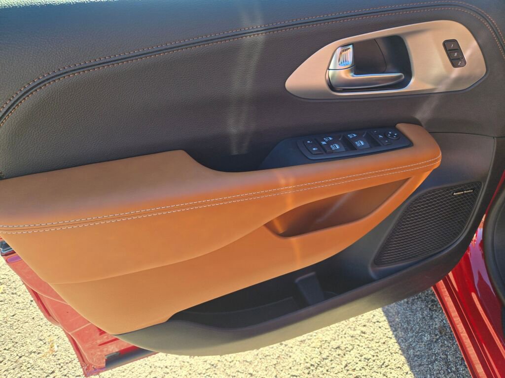 New 2026 Chrysler Pacifica Pinnacle image 20