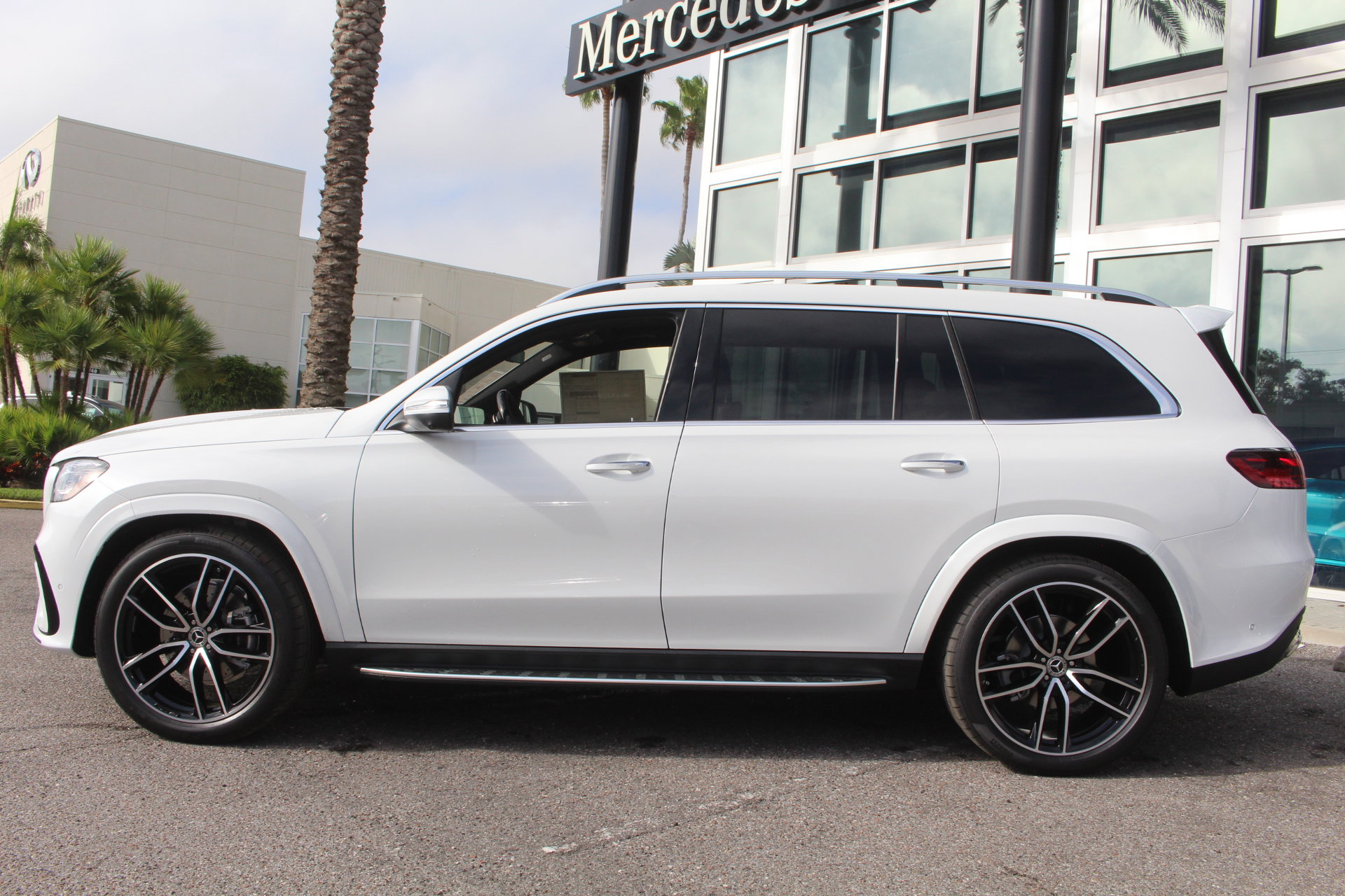 New 2026 Mercedes-Benz GLS 580 4MATIC image 3