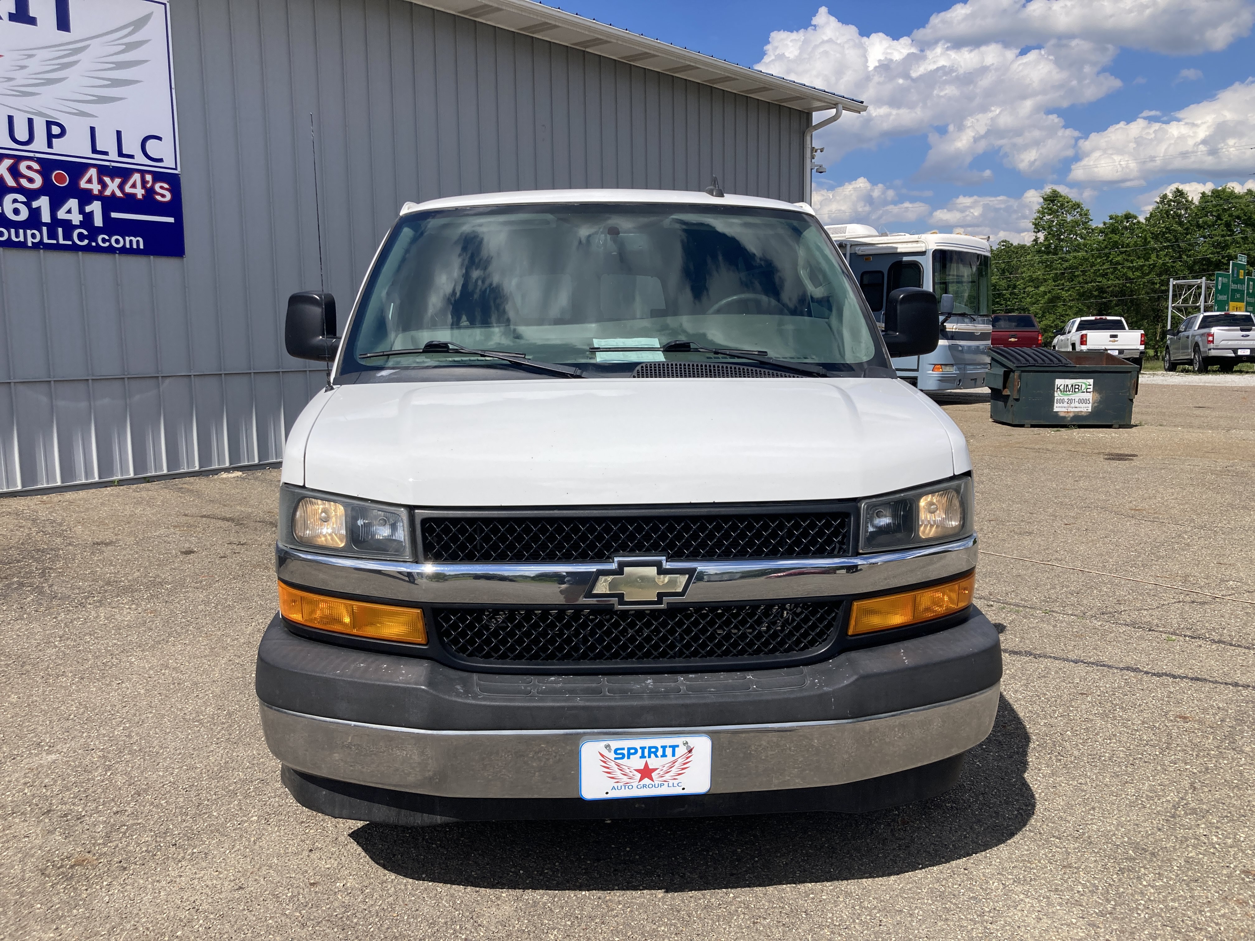 Used 2018 Chevrolet Express 3500 LT w/ LT Preferred Equipment Group RWD image 3