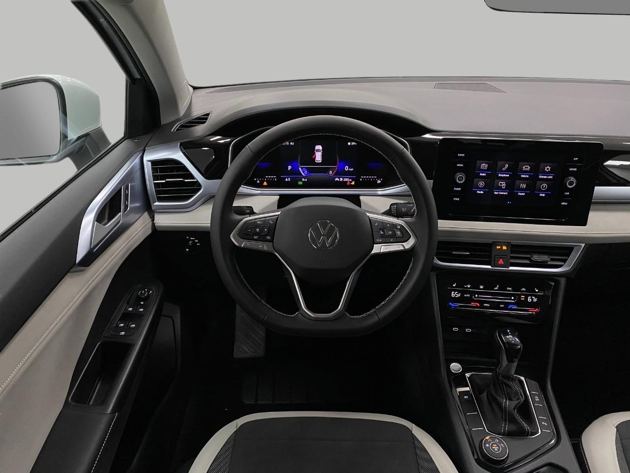 New 2026 Volkswagen Taos SE image 12