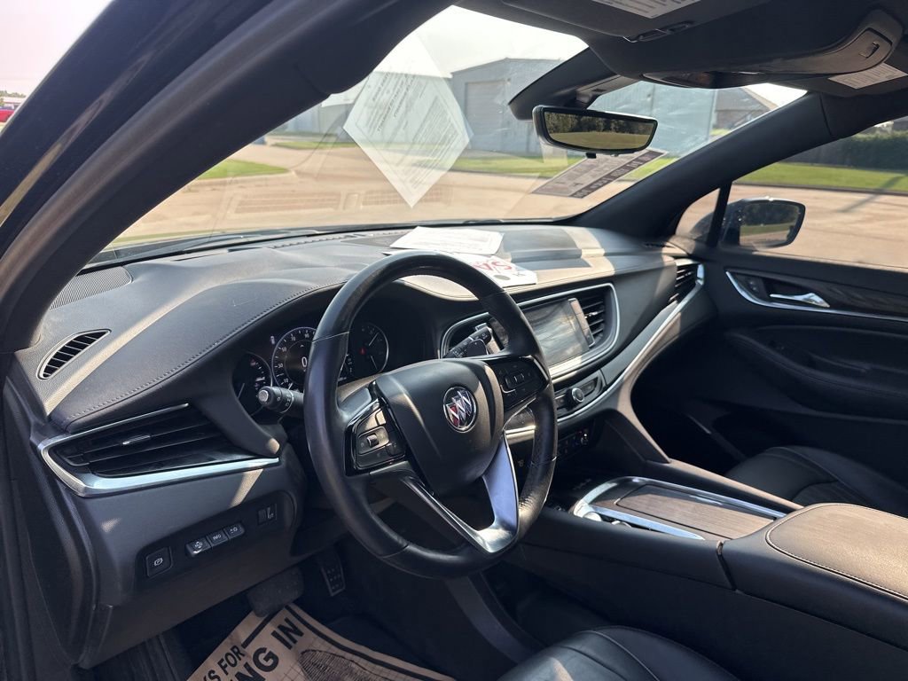 Used 2022 Buick Enclave Avenir w/ Avenir Technology Package image 17