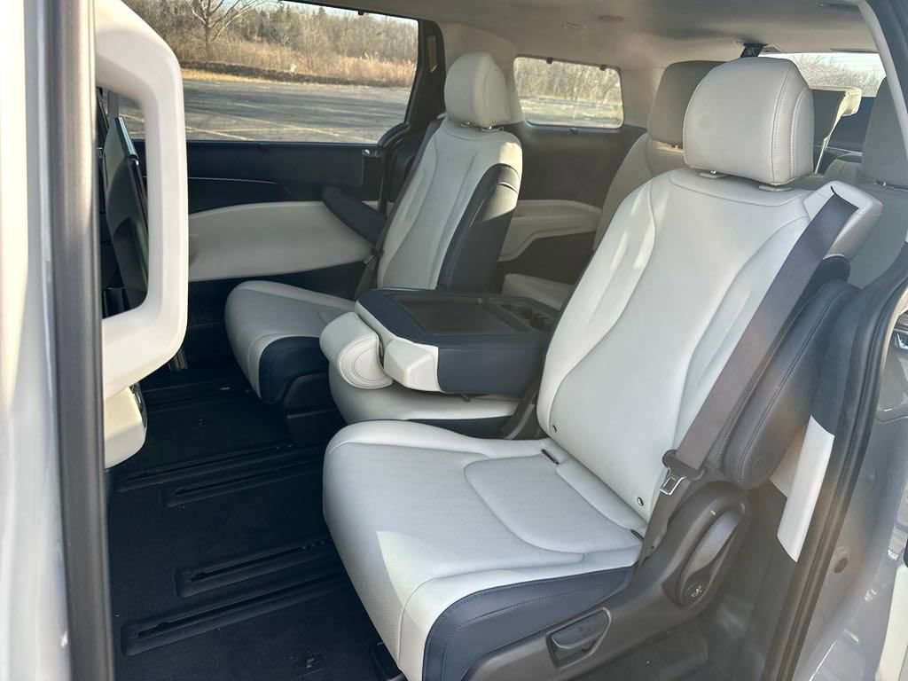 New 2025 Kia Carnival SX image 19