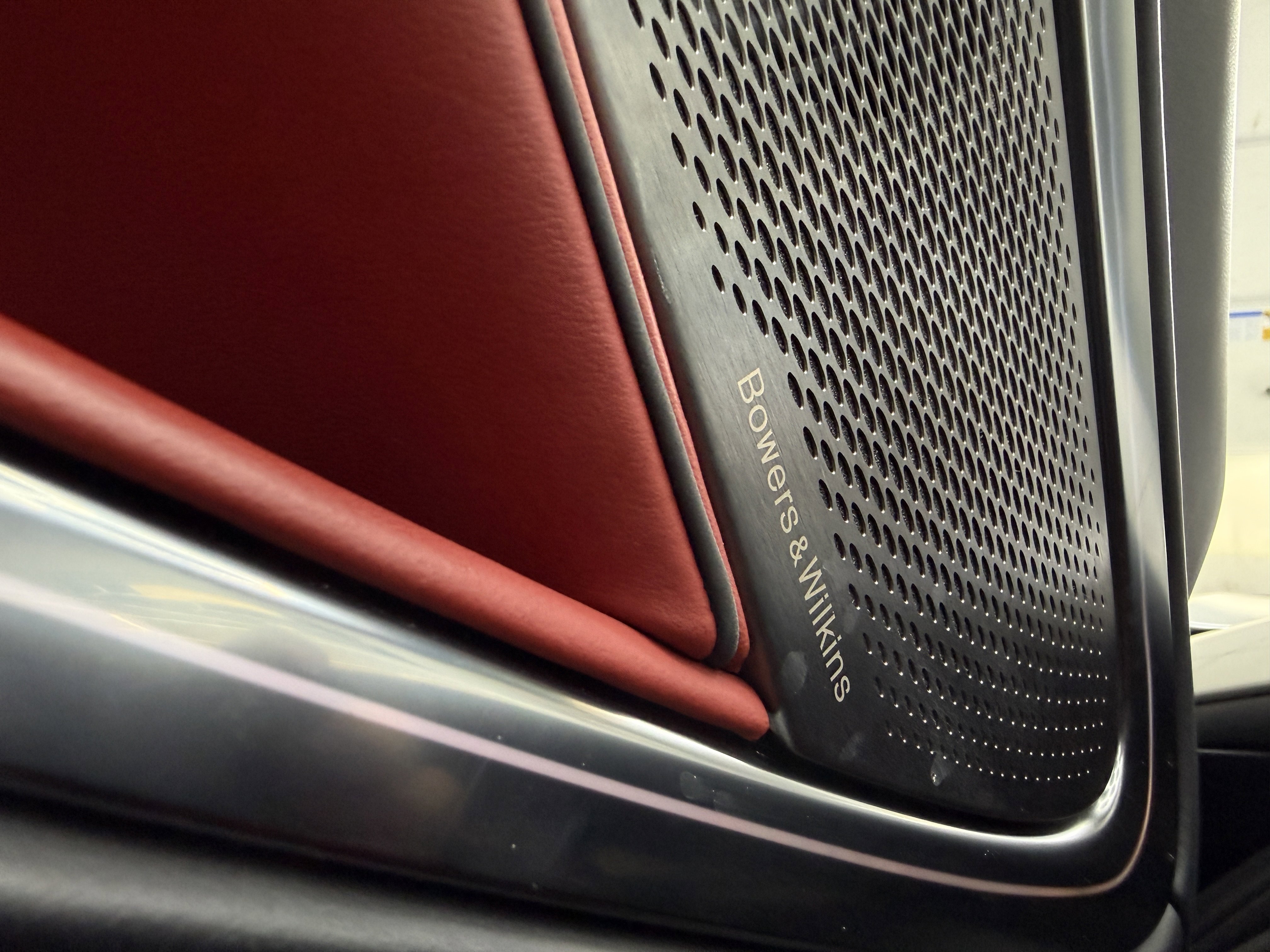 Used 2023 McLaren Artura image 23