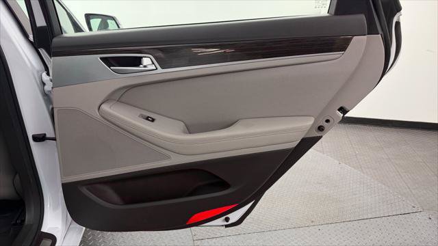 Used 2018 Genesis G80 3.8 RWD image 21