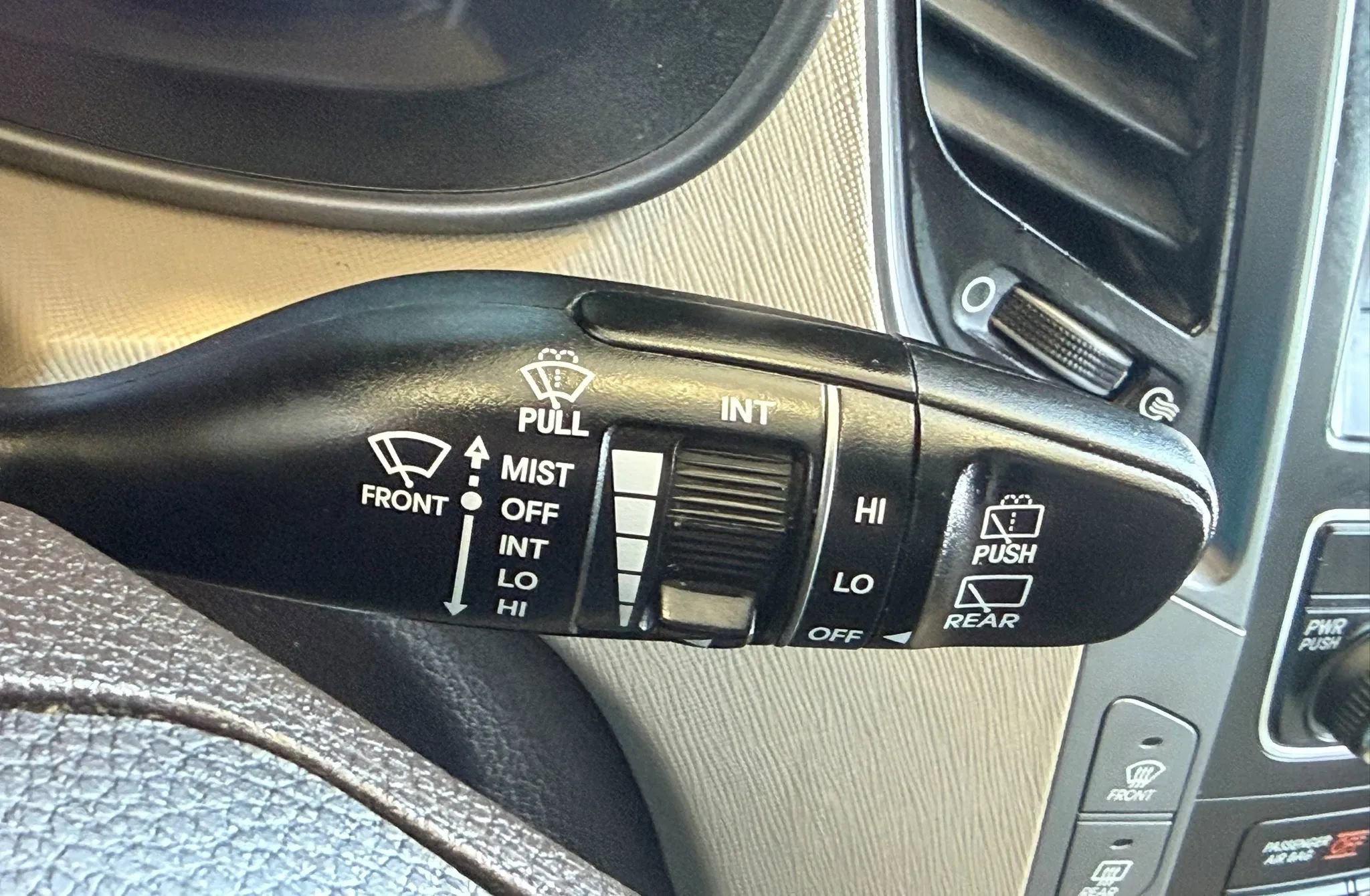 Used 2017 Hyundai Santa Fe Sport AWD/4WD image 13