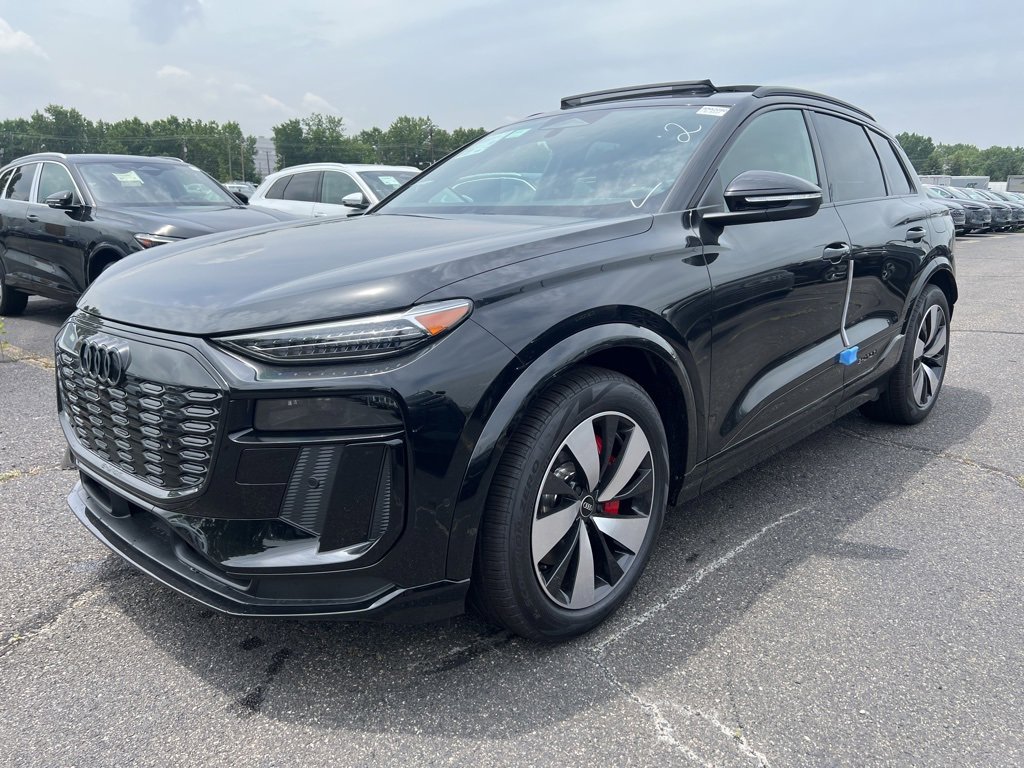 New 2025 Audi SQ6 e-tron Premium Plus image 1