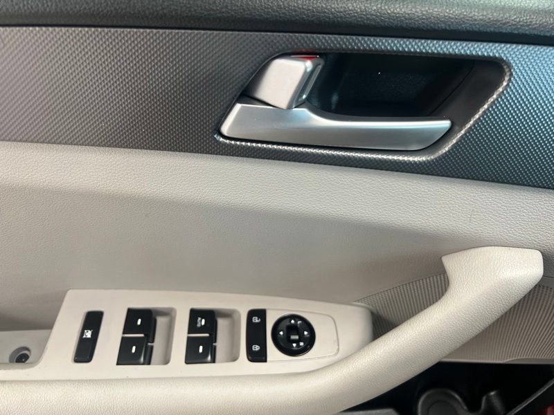 Used 2015 Hyundai Sonata SE FWD image 19