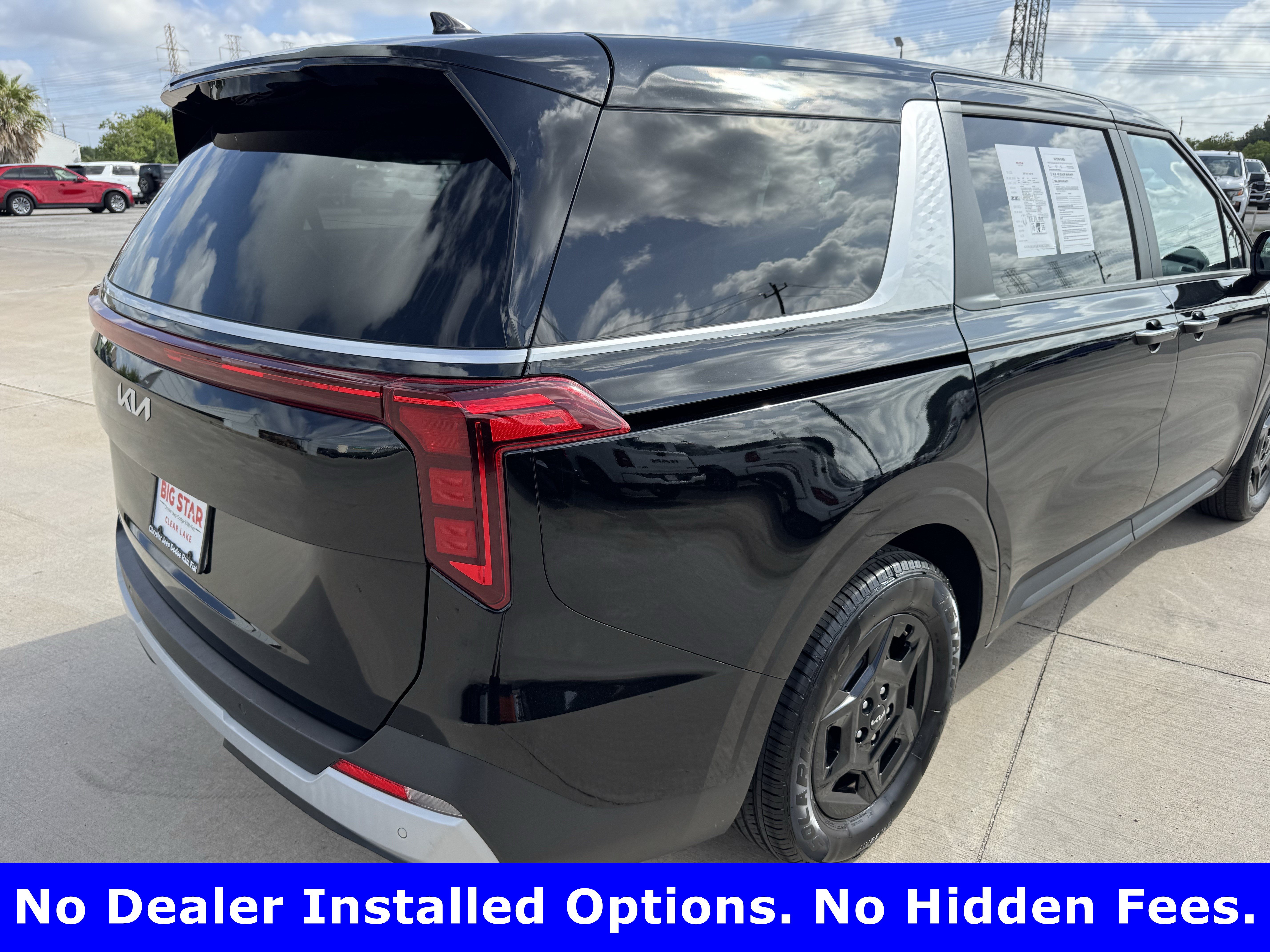 Used 2025 Kia Carnival FWD image 8