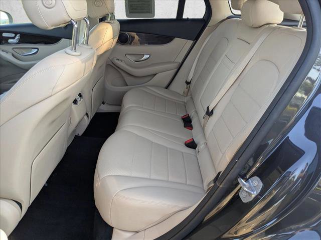 Used 2020 Mercedes-Benz GLC 300 image 17