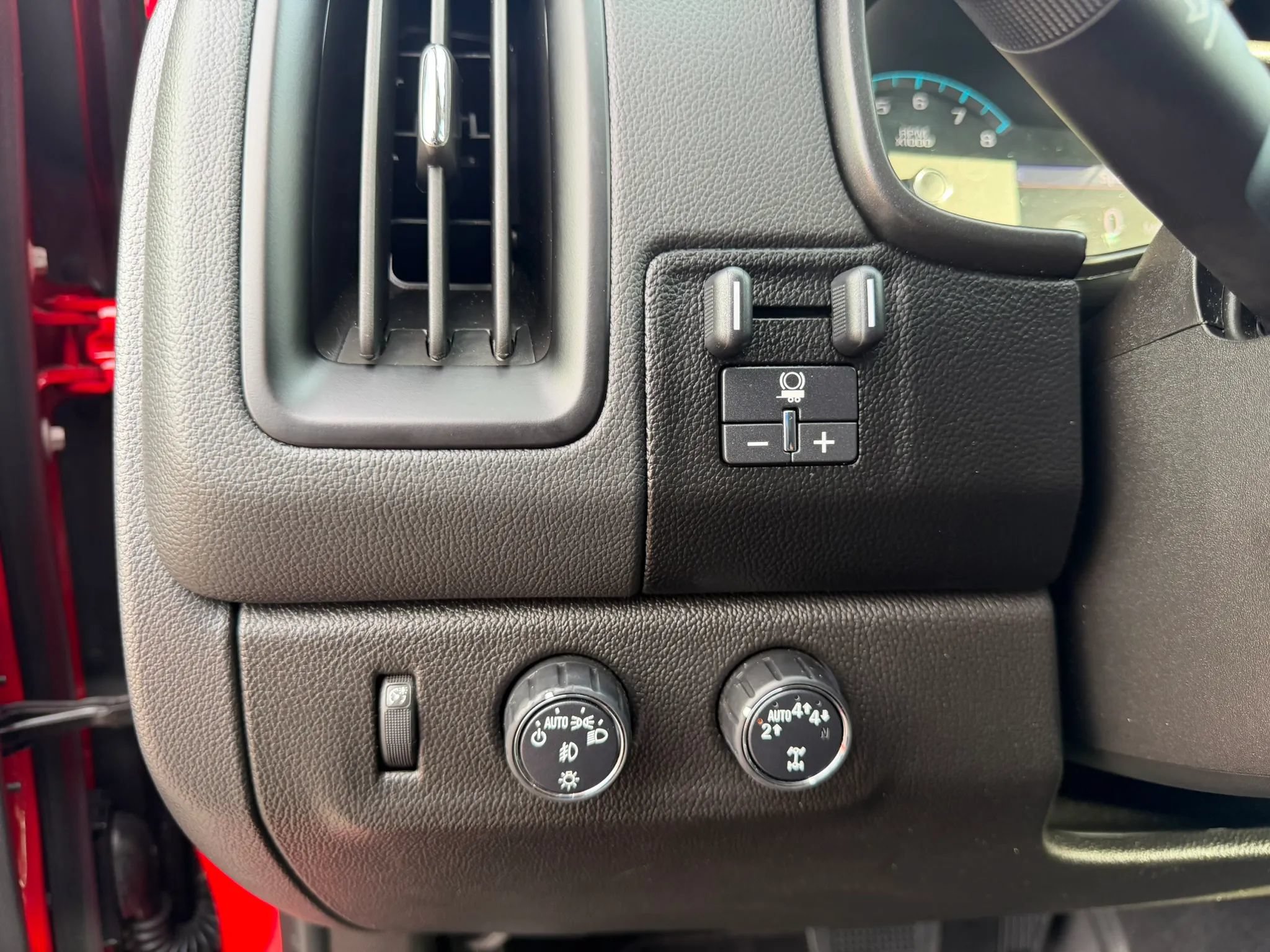 Used 2020 Chevrolet Colorado LT w/ LT Convenience Package AWD/4WD image 35