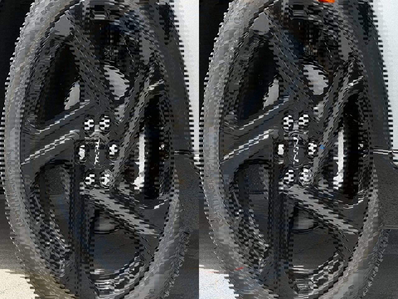 New 2026 Chevrolet Equinox EV RS image 9