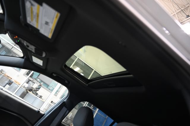 New 2026 Chevrolet Trax RS w/ Sunroof Package FWD image 20