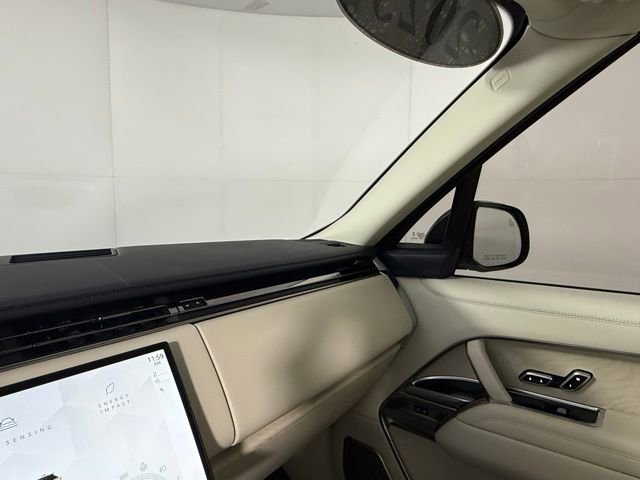 Used 2023 Land Rover Range Rover SV image 19
