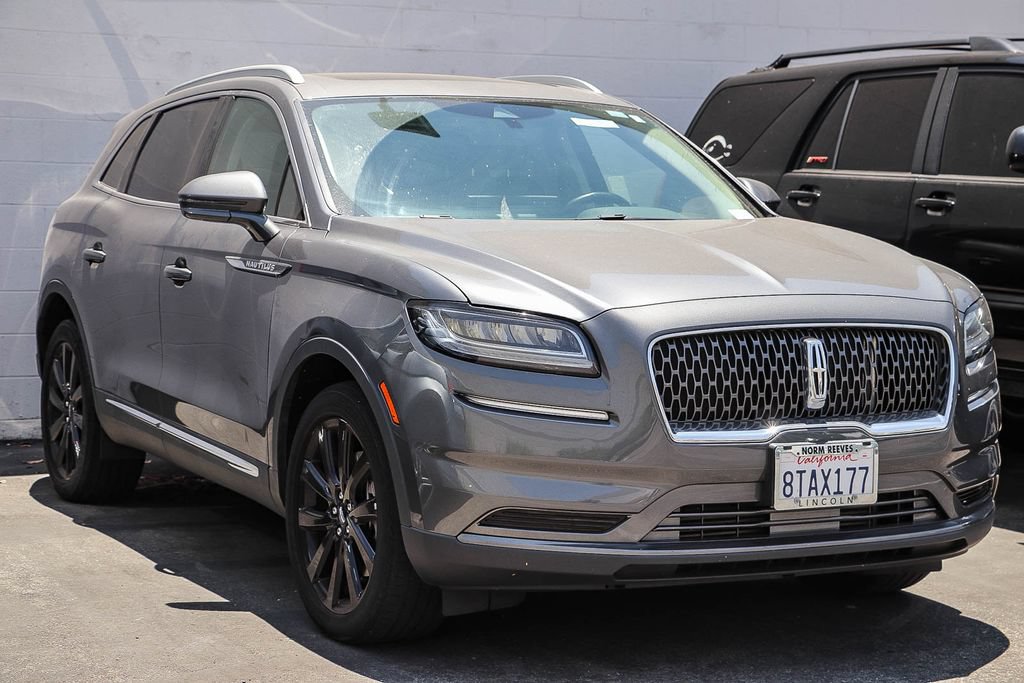 Used 2023 Lincoln Nautilus Reserve w/ Monochromatic Package FWD image 3