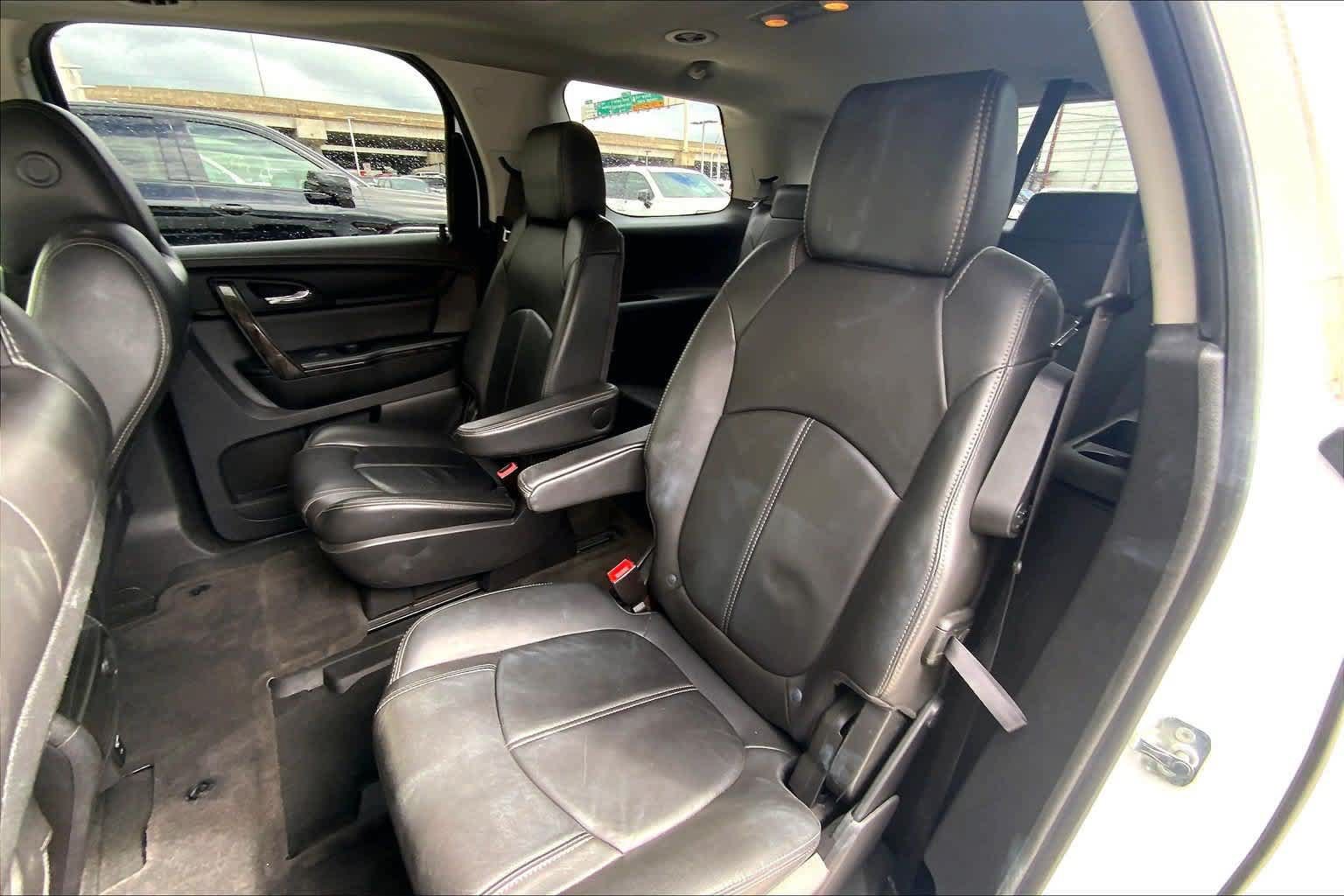 Used 2016 GMC Acadia SLT w/ Open Road Package FWD image 29