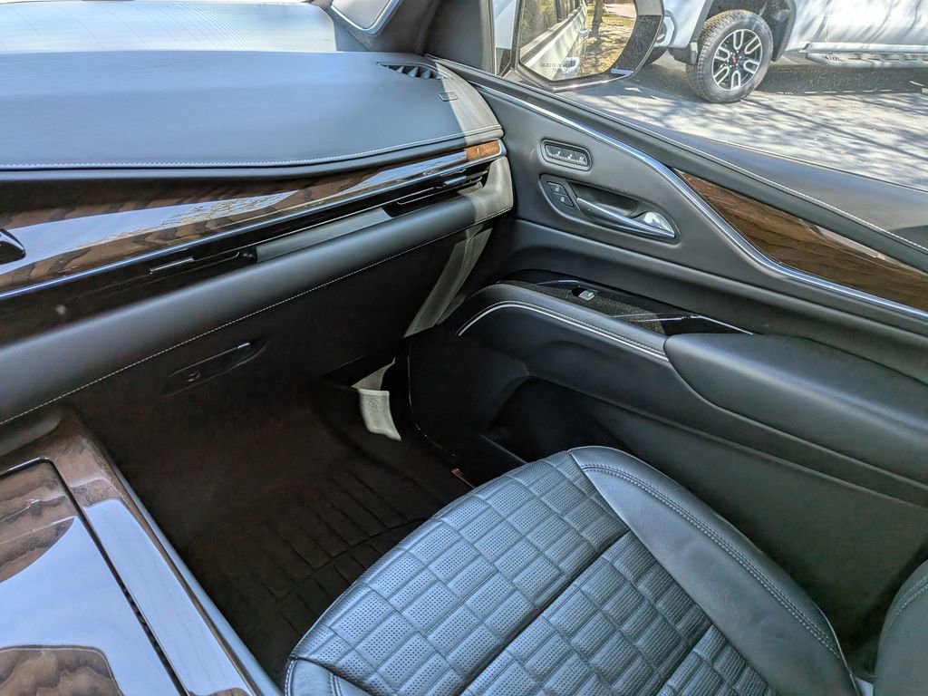 Used 2022 Cadillac Escalade ESV Sport Platinum w/ Heavy-Duty Trailer Package image 21